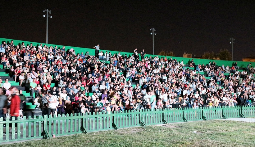 Millet Bahçesi’nde sahne çocuklar için kuruldu
