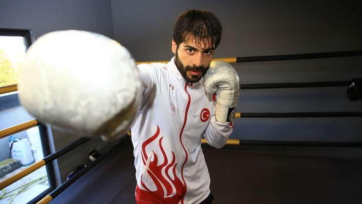Milli kick boksçu Batuhan'ın hedefi dünya şampiyonluğu