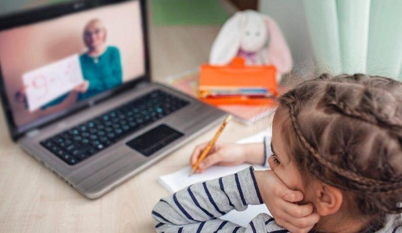 Milyonlarca öğrenci ders başı yaptı!