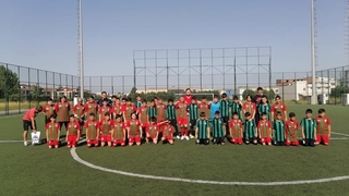 Minik futbolcular Sakaryaspor'un konuğu oldu