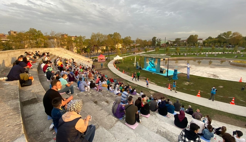 Minik sanatseverler sinemada buluştu