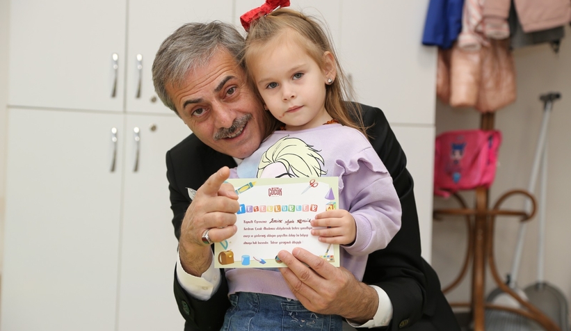 Miniklerin İlk Karnesi Başkan Alemdar’dan