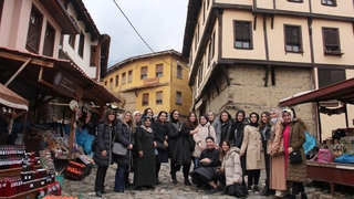 Moda öğrencilerinden kumaşın tarihine yolculuk