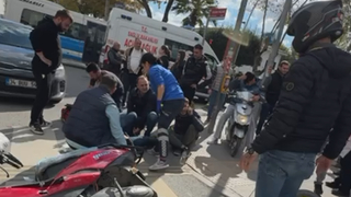 Motokurye kazada yaralandı