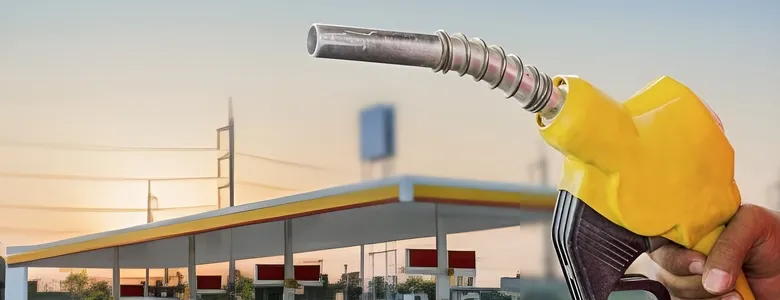 Motorinin ardından bir zamda benzine geliyor