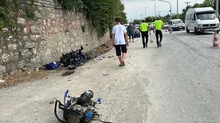 Motosiklet ile patpat çarpıştı: 1’i ağır 3 yaralı