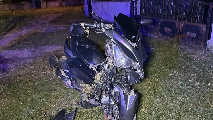 Motosiklet kanala uçtu: 2 yaralı