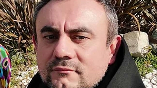 Motosiklet kazasında ağır yaralandı