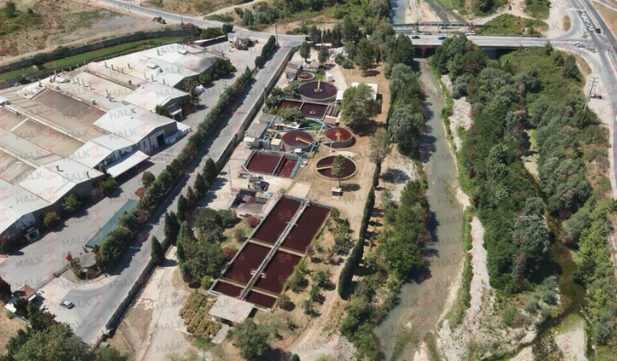 Mudurnu Deresi'nin rengi kırmızıya dönmüştü; Fabrika havuzlarındaki su dikkat çekti