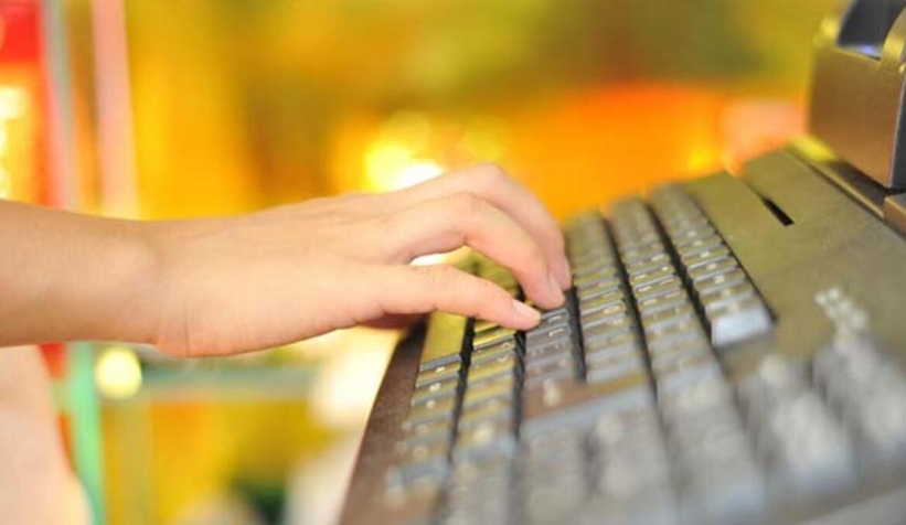 Müşteriye salak diyen kasiyer işinden oldu