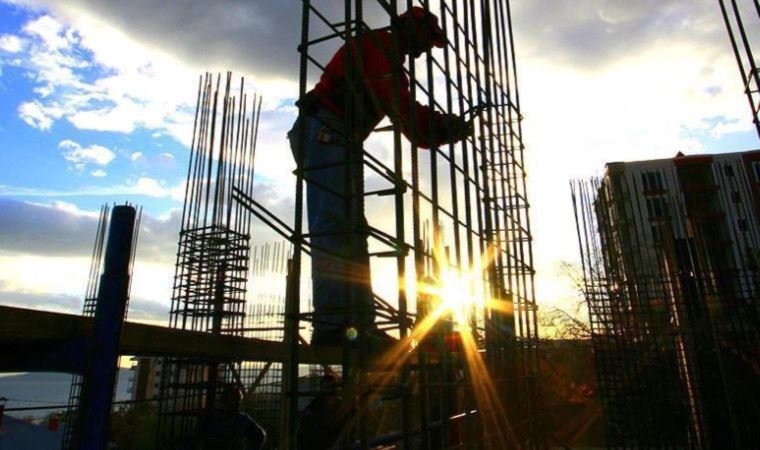 Müteahhitler inşaatları durduruyor