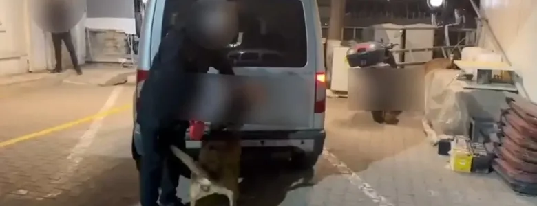 Narkotik köpeği zuladaki uyuşturucuyu böyle buldu