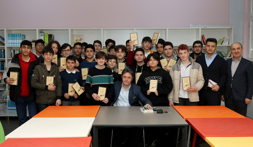 Nevzat Sazak’tan gençlere önemli tavsiye