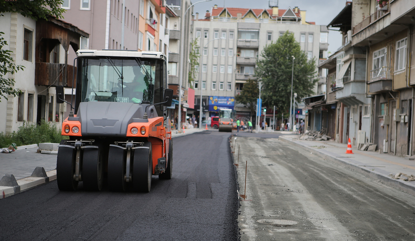 O caddede asfalt çalışmaları başladı