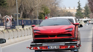 O Ferrari Kenan Sofuoğlu'nun çıktı