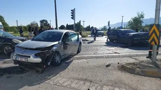 O Kavşakta Bir Kaza Daha Bayram Dönüşü Faciaya Dönüşüyordu 3’ü Çocuk 5 Yaralı