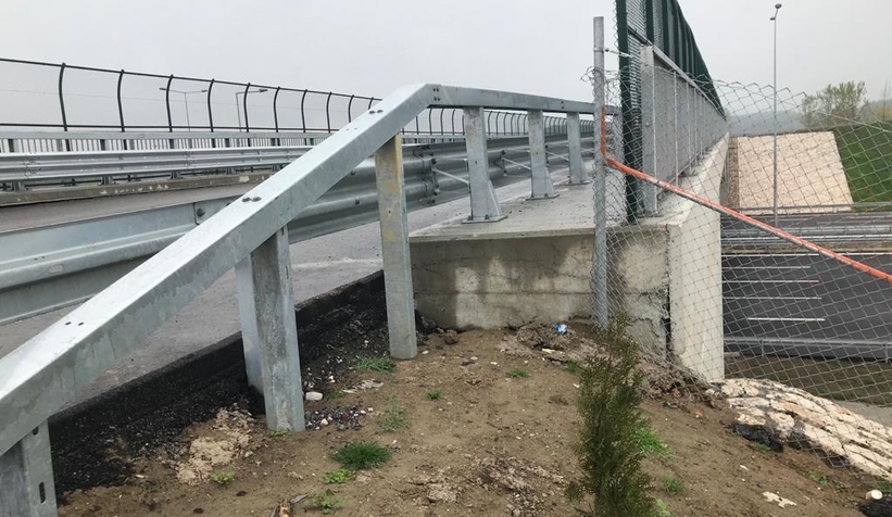 O köprüde çökme yaşandı