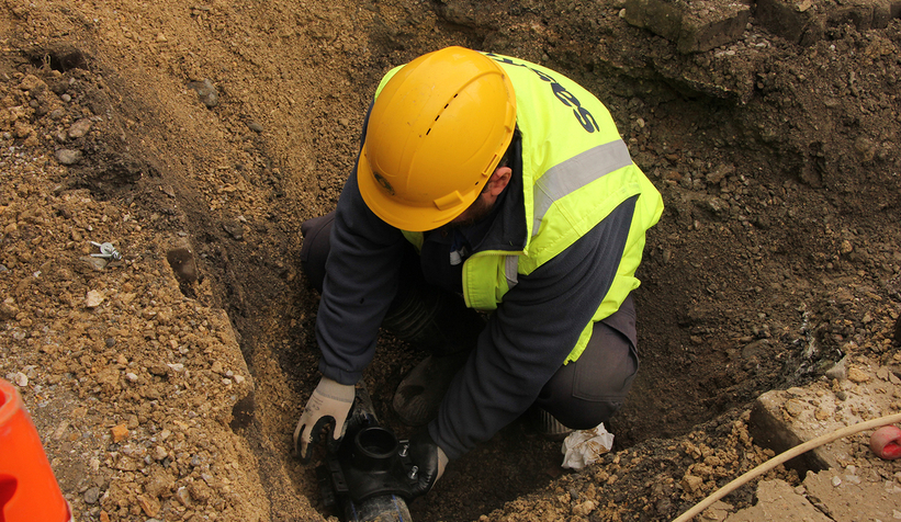 O mahallede 3 bin metrelik hat ile çözüme kavuştu