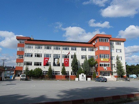 O okulda 3 sınıf karantinaya alındı