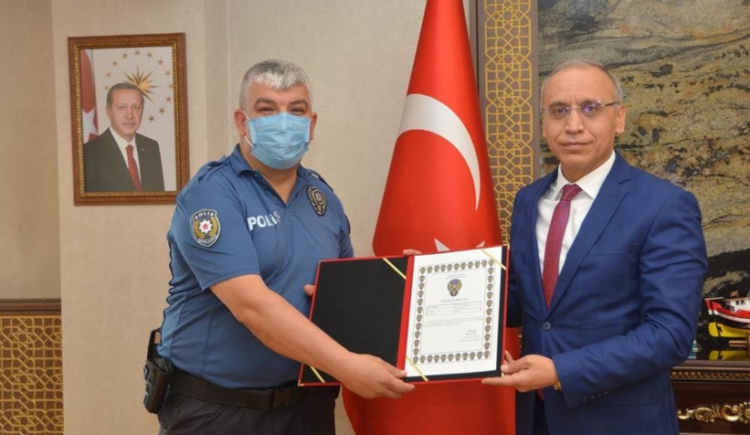 O polis ödüllendirildi