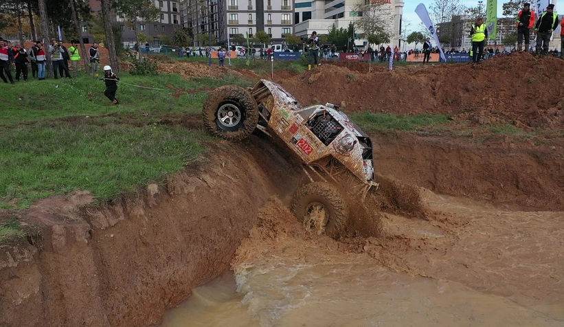 Off-road yarışları nefes kesti