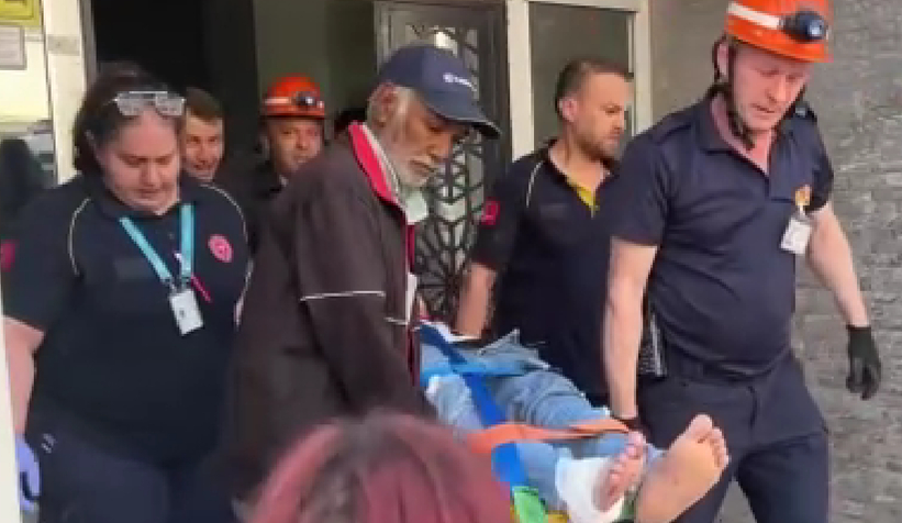 Öfkeli koca evi bastı: Karısının yanında yakaladığı adam balkondan atladı