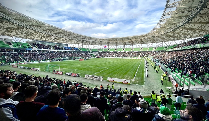 Öğrenciler için 1000 bilet satın aldı