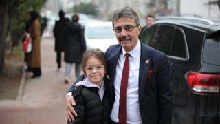 Öğrencileri okula Başkan Dinç uğurladı