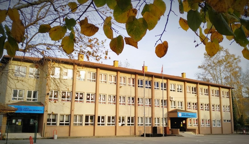 Öğretmende korona çıktı, iki okulda yüz yüze eğitime ara verildi