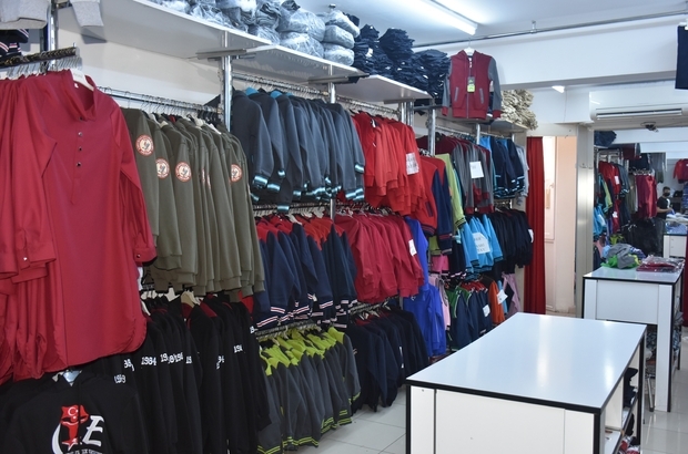 Okul kıyafetleri cep yakıyor: Yüzde 100 zam