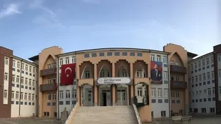 Okulda camdan düşen kız öğrenci hayatını kaybetti