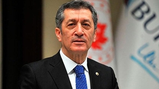 Okullar 1 ay ertelendi, Uzaktan eğitim 31 Ağustos'ta