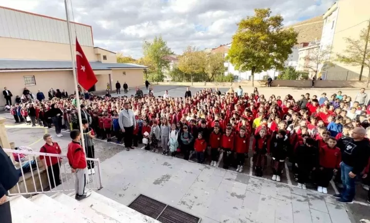 Okullarda şehitleri için saygı duruşunda bulunulacak