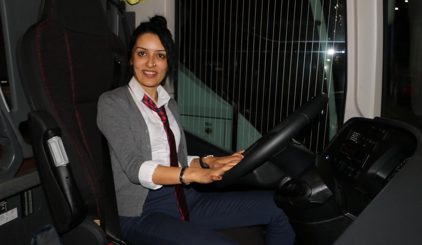 On yıldır hostesi olduğu otobüse kaptan şoför oldu