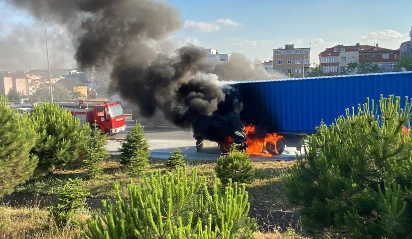 Önce lastiği patladı, sonra alev aldı