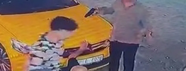 Önce vurdu, sonra silahı ile başında bekledi