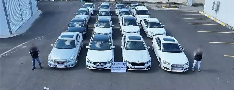 Onlarca araca el kondu; Bu şekilde change yapmışlar