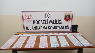 Ormanlık alandaki barakada kumar oynarken yakalandılar