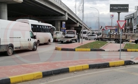 Orta refüje çarparak durabildi 