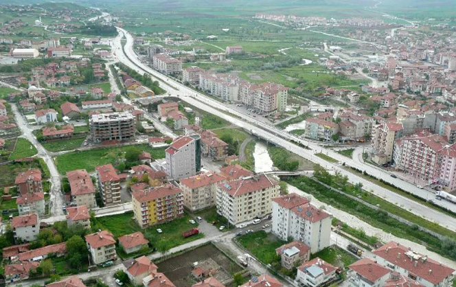 Orucu 3 dakika erken açtılar