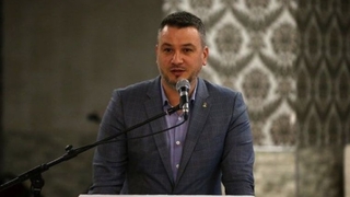 Osman Çelik Kimdir?