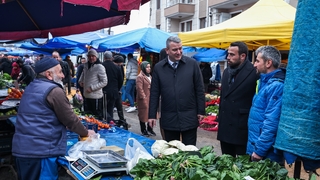 Osman Çelik'ten pazar yeri ziyareti