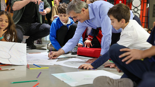 OSM’de minik sanatçılara Yusuf Alemdar sürprizi