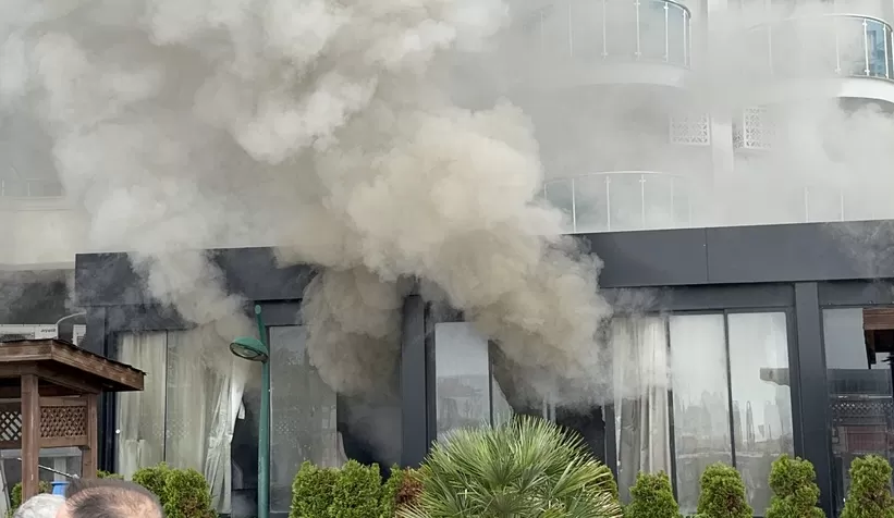 Otelde yangın: 3 kişi dumandan etkilendi