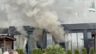 Otelde yangın: 3 kişi dumandan etkilendi