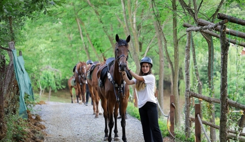 Otizmli ve şehit çocuklarına binicilik eğitimi veriyorlar