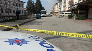 Oto galeriye kurşun yağdırdı: 1 kişi yaralandı