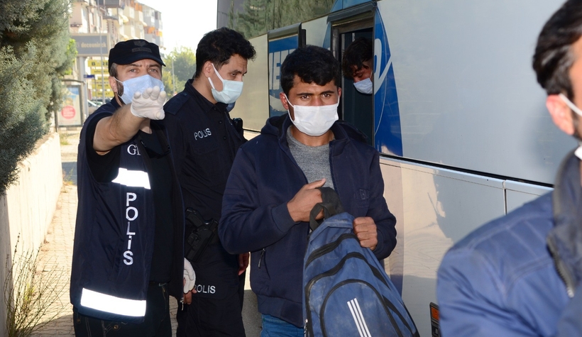 Otobüste 7 düzensiz göçmen yakalandı