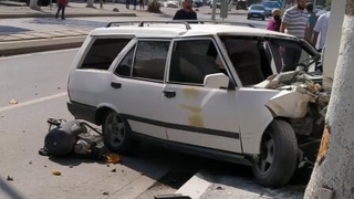 Otomobil ağaca çarptı: 1 yaralı