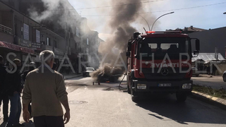 Otomobil cadde ortasında alev topuna döndü